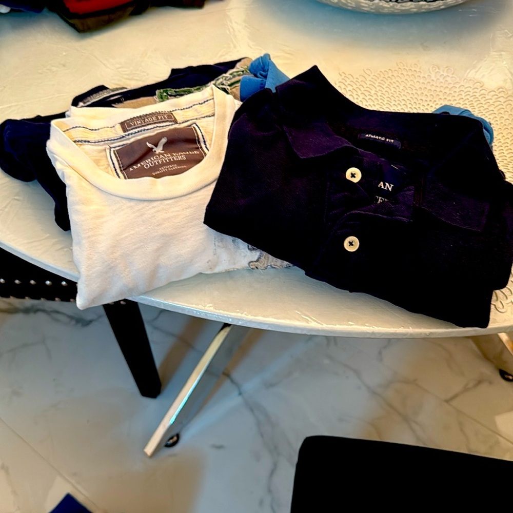 Men’s American Eagle bundle of shirts